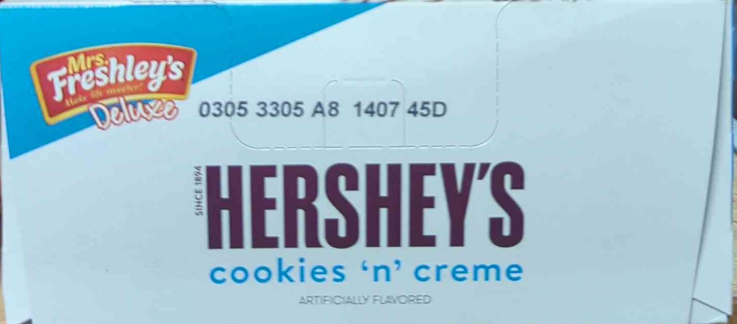 Mr Freshley's Hershey Cookies & Cream Cake 8Ct